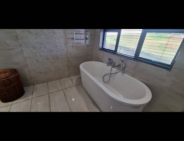 4 BEDROOM FREEHOLD FOR SALE IN IZINGA